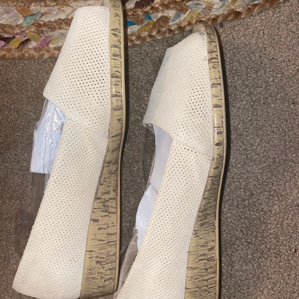 AEROSOLES Cream Perforated Flats